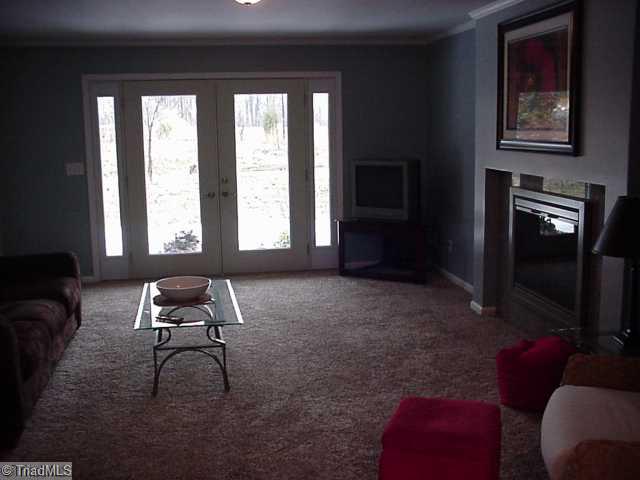 4627 Fuller Mill Road Thomasville, NC 27360 - Photo 4 of 13 Living Room.
