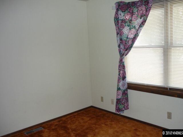 21980 Panhandle Road Reno, NV 89521 - Photo 8 of 9 a view of a room with a window