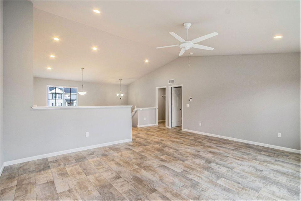 615 Arizona Boulevard Three Rivers, MI 49093 - Photo 7 of 21 MFW010-i2060-Great Room2