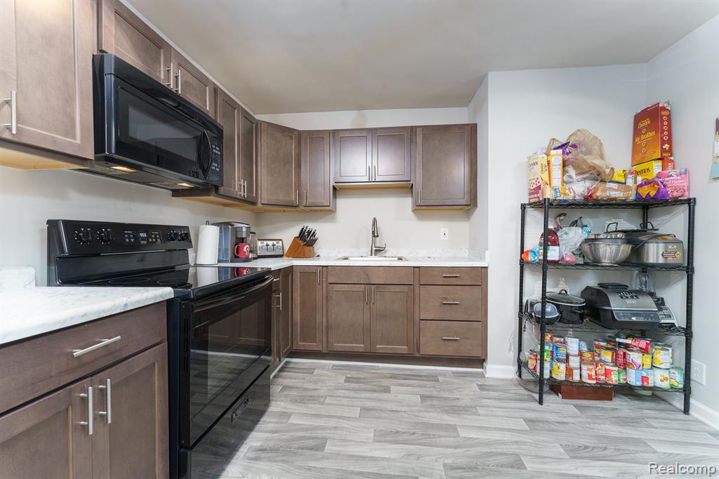 2187 South Graham Road Flint, MI 48532 - Photo 12 of 15