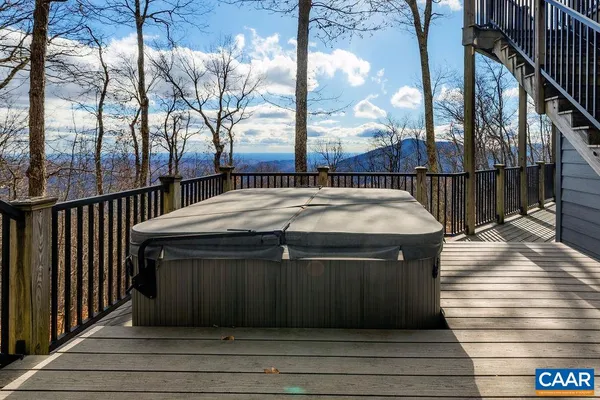 $1,525,000 | 293 White Oak Drive, Roseland, VA 22967