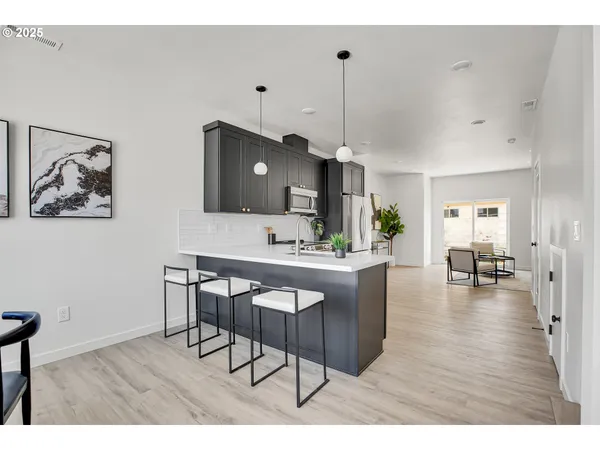 $242,500 | 14852 Northeast Couch Street, Unit 9, Portland, OR 97230