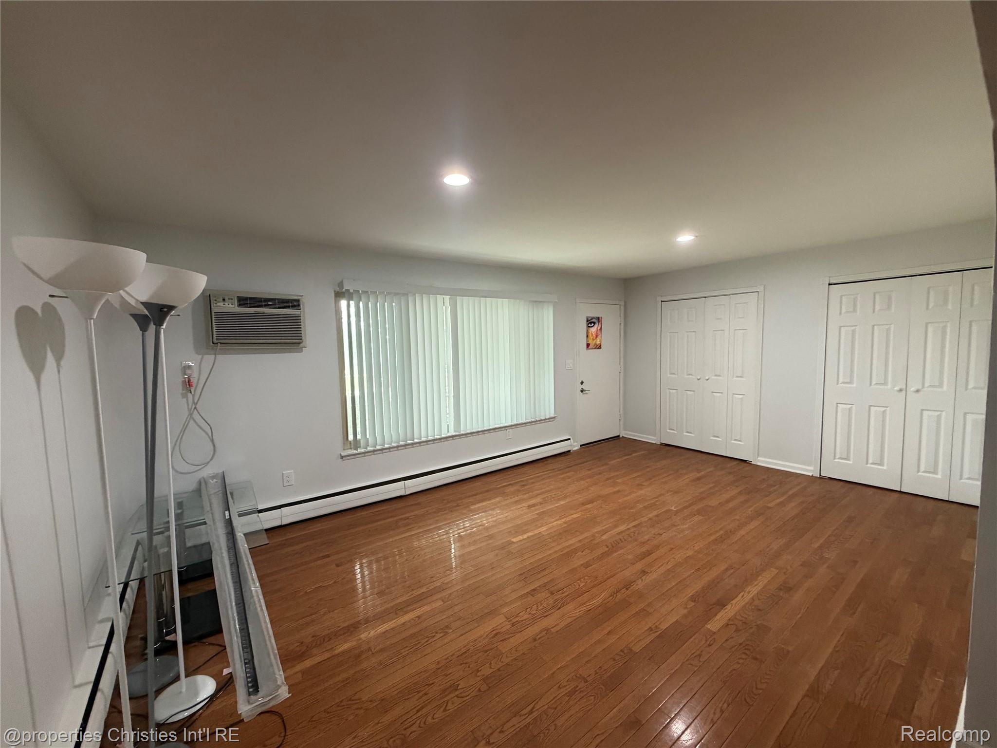 2655 East Maple Road Birmingham, MI 48009 - Photo 6 of 11 IMG_6234 2.jpeg