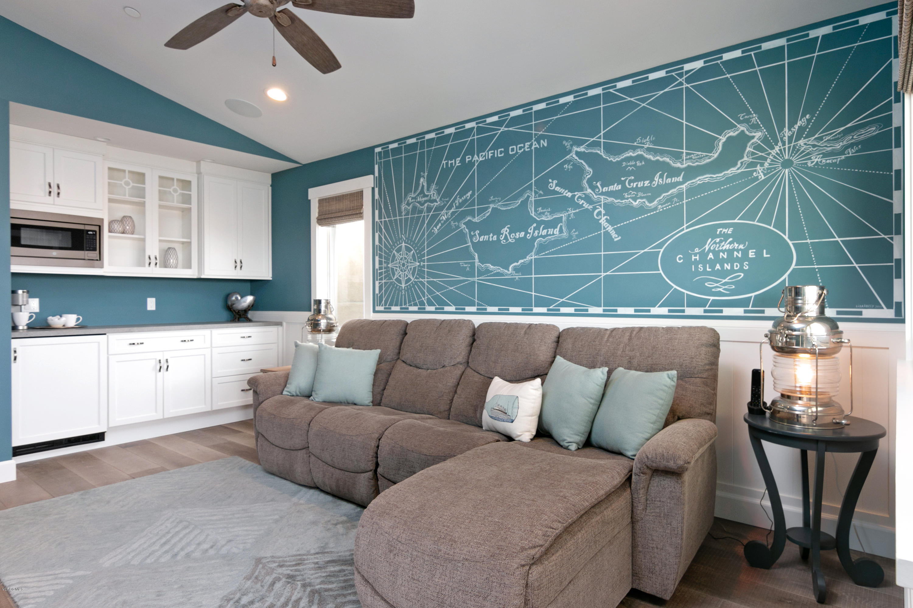 935 Mandalay Beach Road Oxnard, CA 93035 - Photo 38 of 67 a living room with furniture and kitchen view