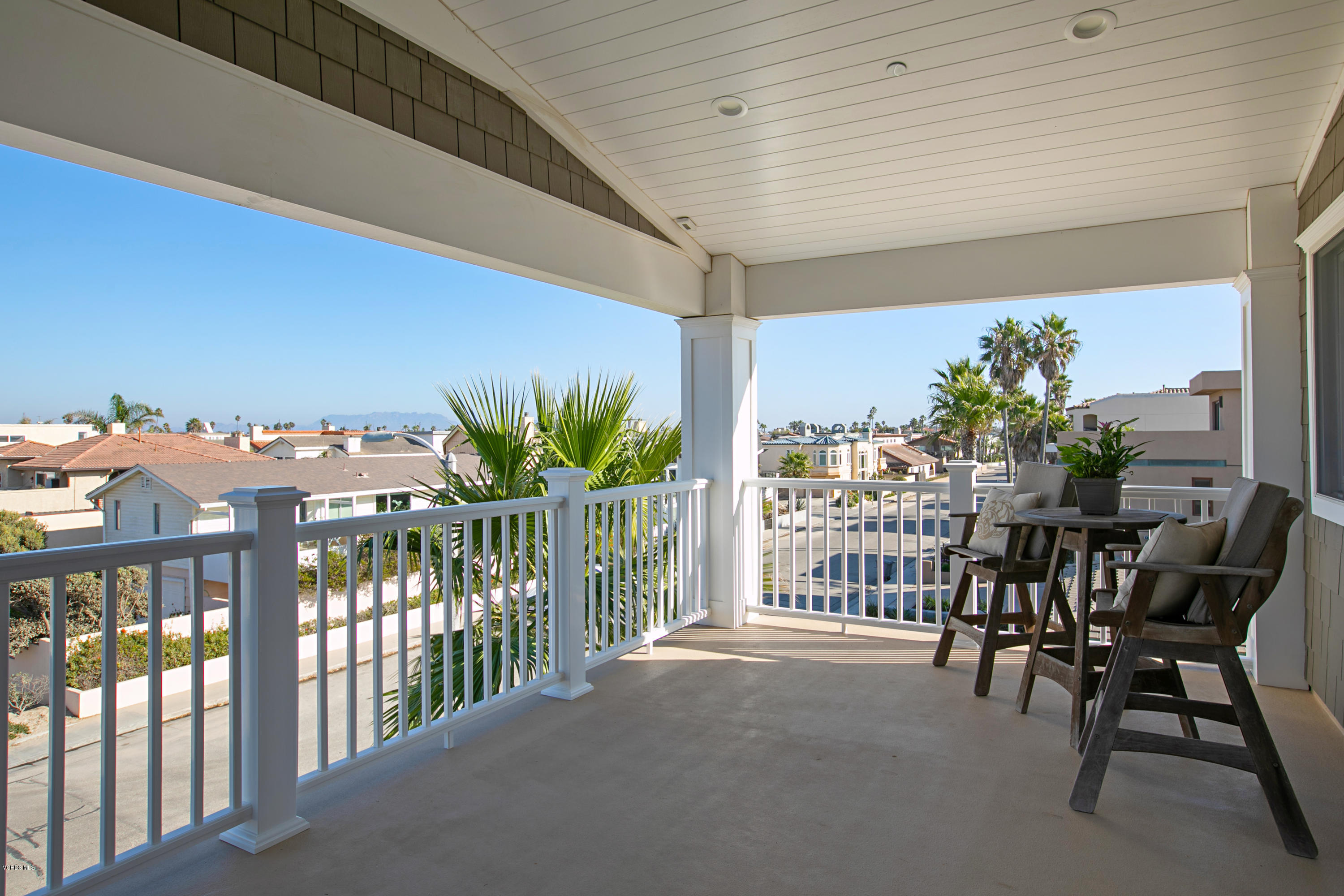 935 Mandalay Beach Road Oxnard, CA 93035 - Photo 41 of 67 a view of a chairs and table in patio
