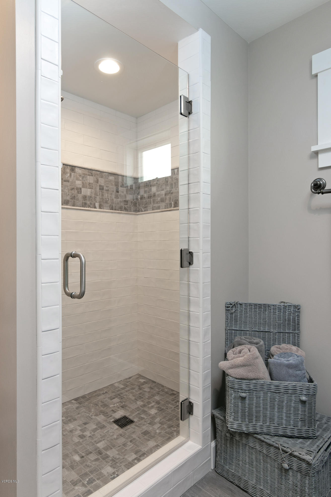 935 Mandalay Beach Road Oxnard, CA 93035 - Photo 50 of 67 Top level guest bath