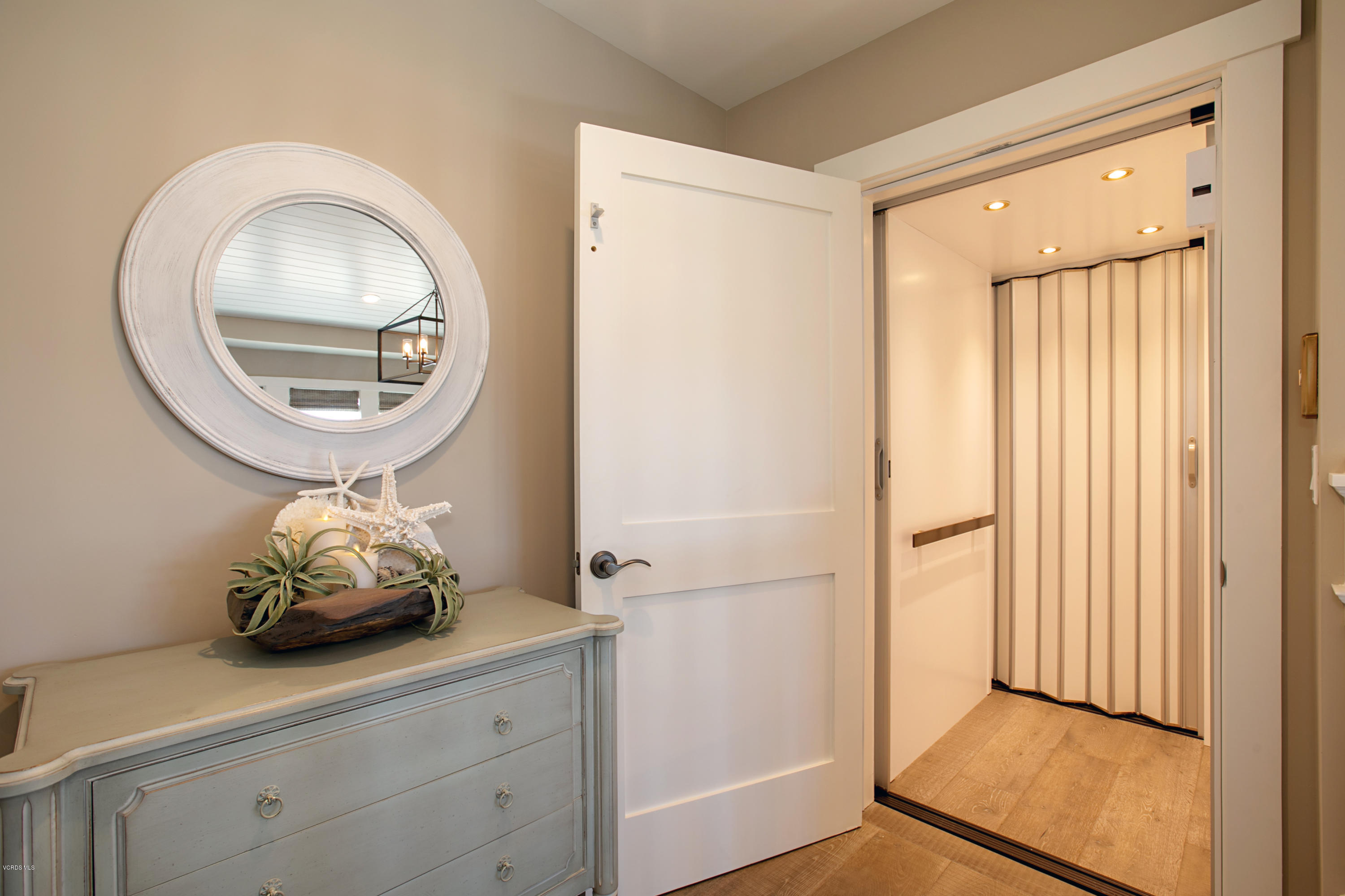 935 Mandalay Beach Road Oxnard, CA 93035 - Photo 58 of 67 Elevator landing on top level