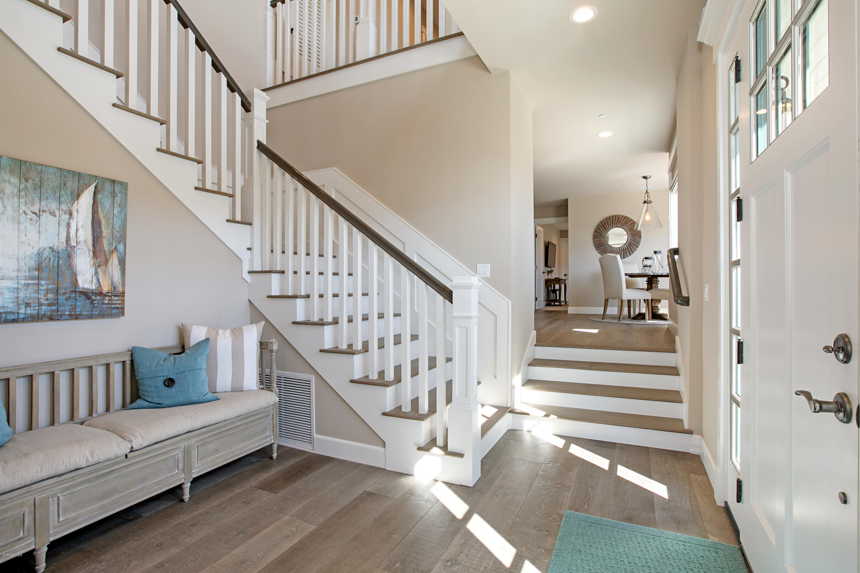 935 Mandalay Beach Road Oxnard, CA 93035 - Photo 10 of 67 Foyer