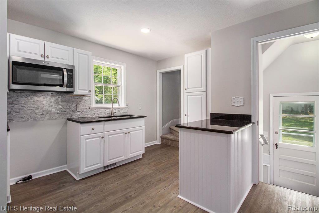 1285 Byron Road Howell, MI 48843 - Photo 8 of 22