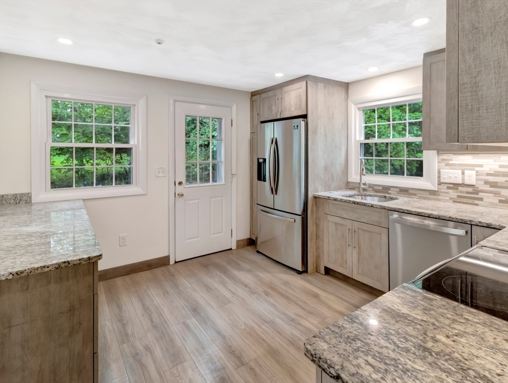 30 Keans Road Burlington, MA 01803 - Photo 8 of 34