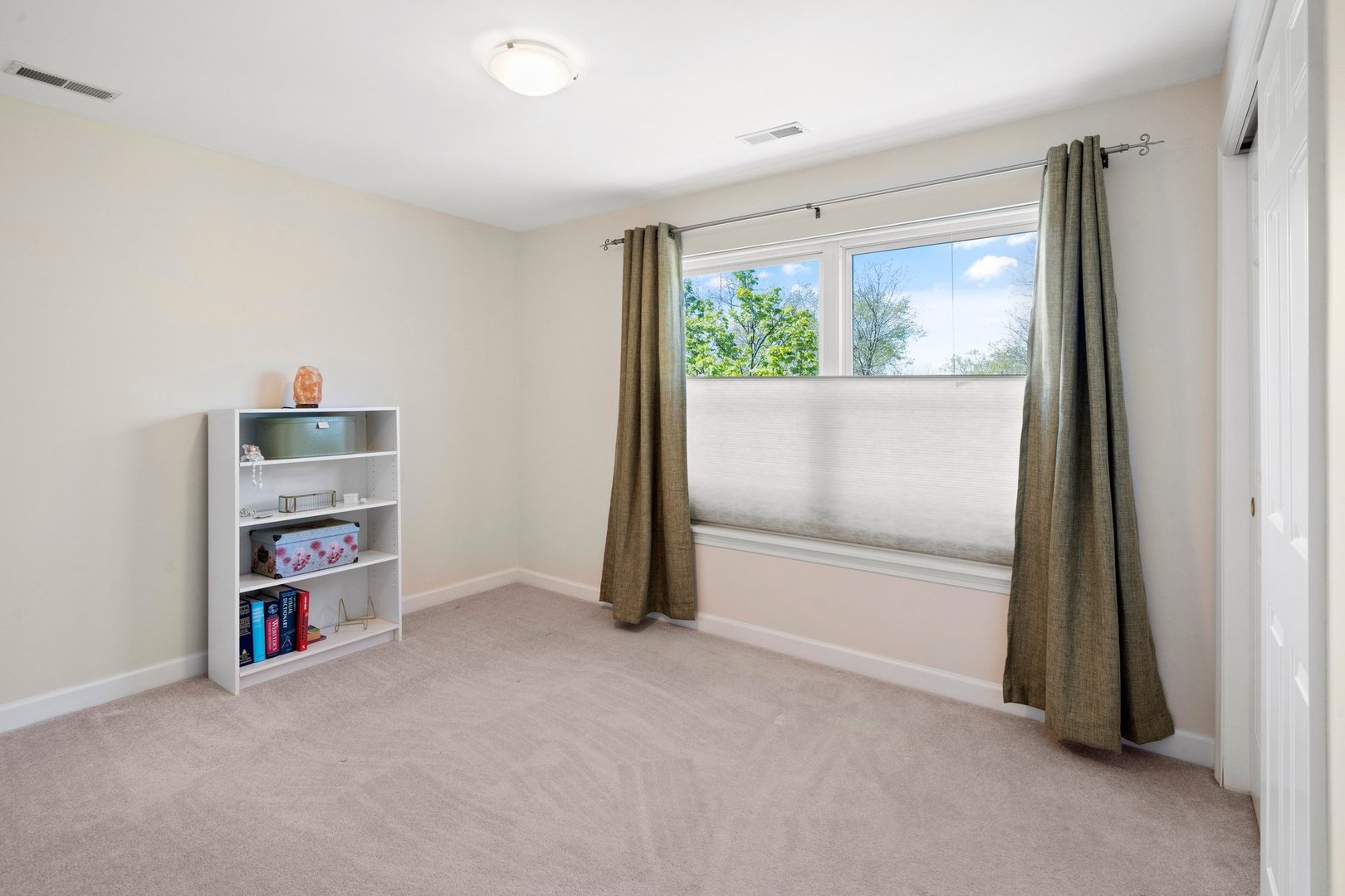 540 South Commons Court Deerfield, IL 60015 - Photo 14 of 17