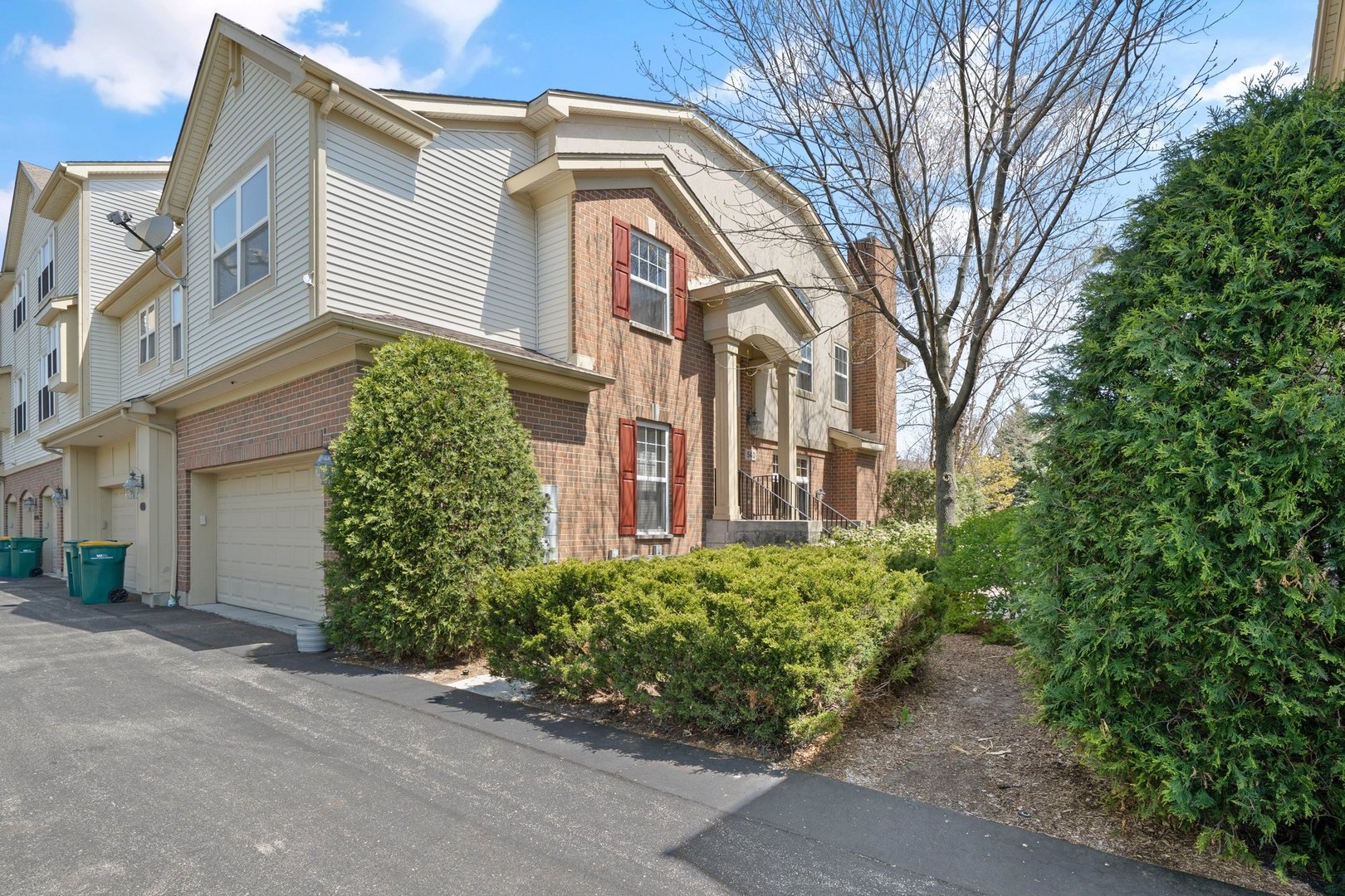 540 South Commons Court Deerfield, IL 60015 - Photo 3 of 17