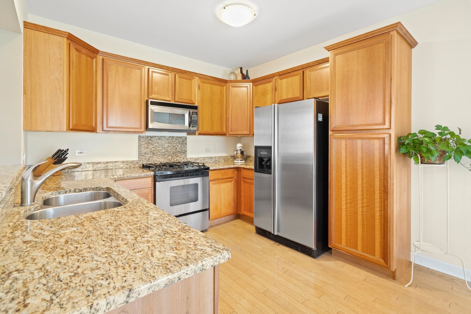 540 South Commons Court Deerfield, IL 60015 - Photo 7 of 17