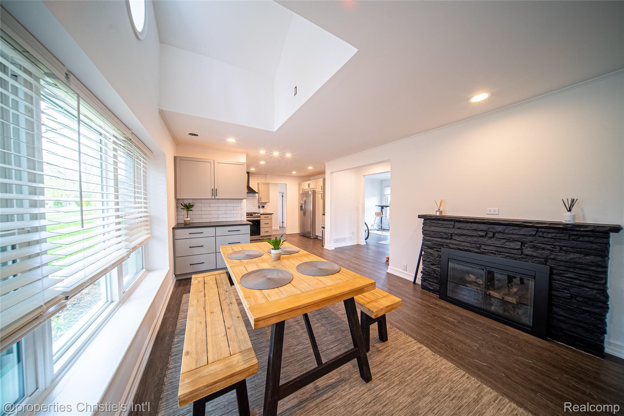 4209 Sheffield Road Royal Oak, MI 48073 - Photo 2 of 26 4209 Sheffield-4.jpg