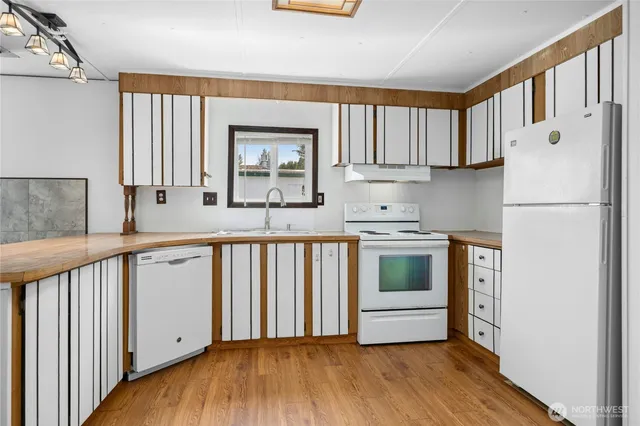 $64,990 | 7031 Northeast 175th Street, Unit 5, Kenmore, WA 98028