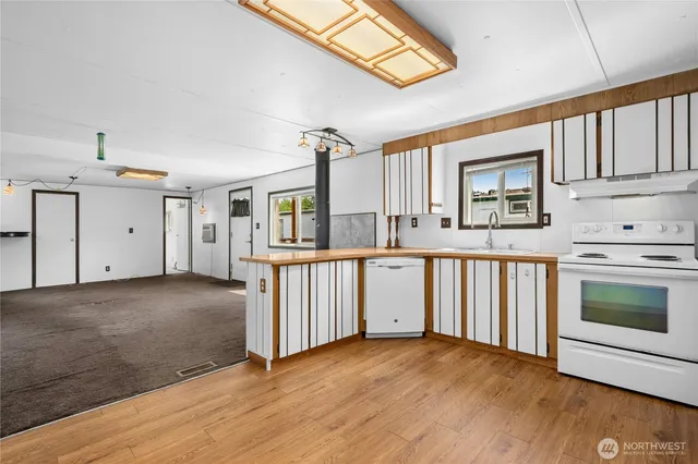 $64,990 | 7031 Northeast 175th Street, Unit 5, Kenmore, WA 98028