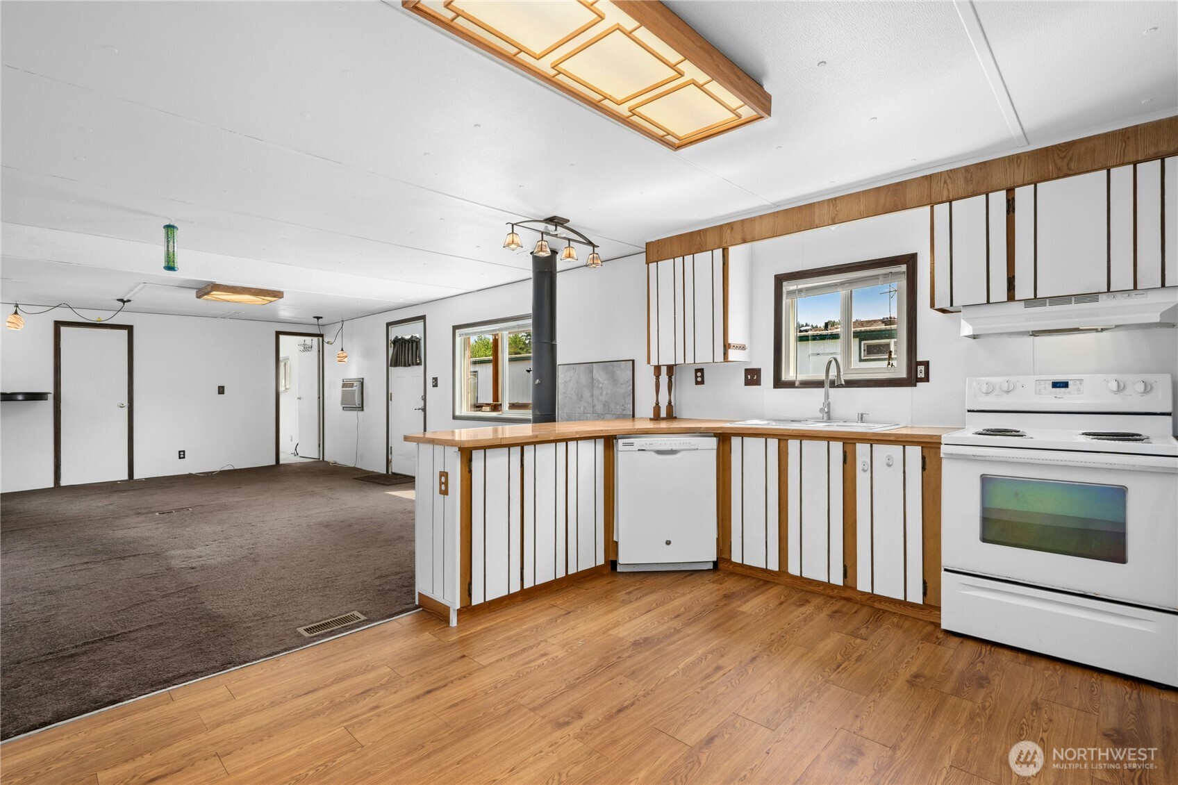 7031 Northeast 175th Street, Unit 5 Kenmore, WA 98028 - Photo 15 of 25