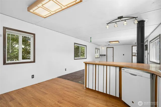 $64,990 | 7031 Northeast 175th Street, Unit 5, Kenmore, WA 98028