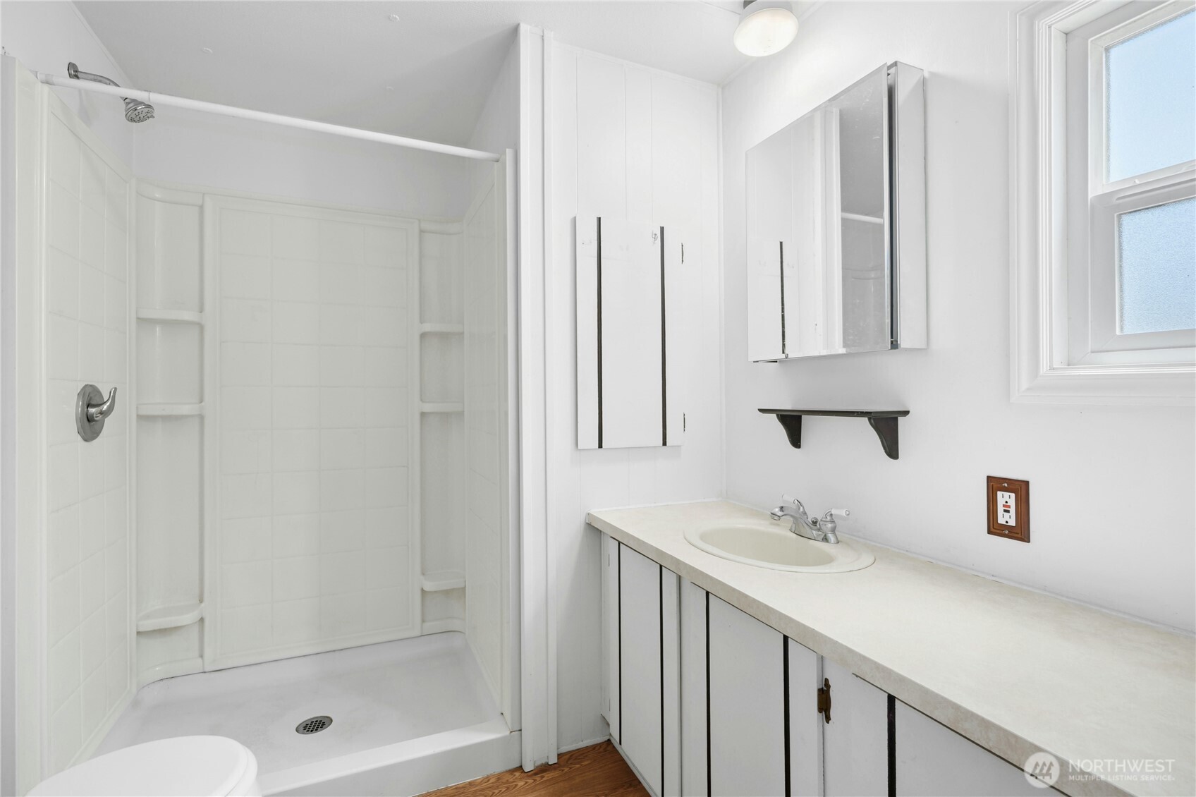 7031 Northeast 175th Street, Unit 5 Kenmore, WA 98028 - Photo 17 of 25