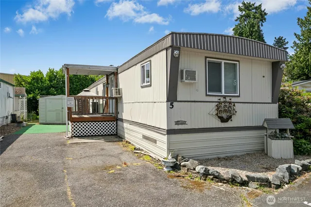 $64,990 | 7031 Northeast 175th Street, Unit 5, Kenmore, WA 98028