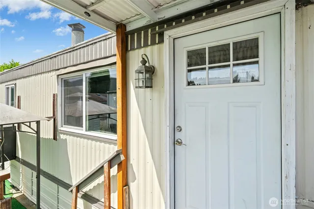 $64,990 | 7031 Northeast 175th Street, Unit 5, Kenmore, WA 98028