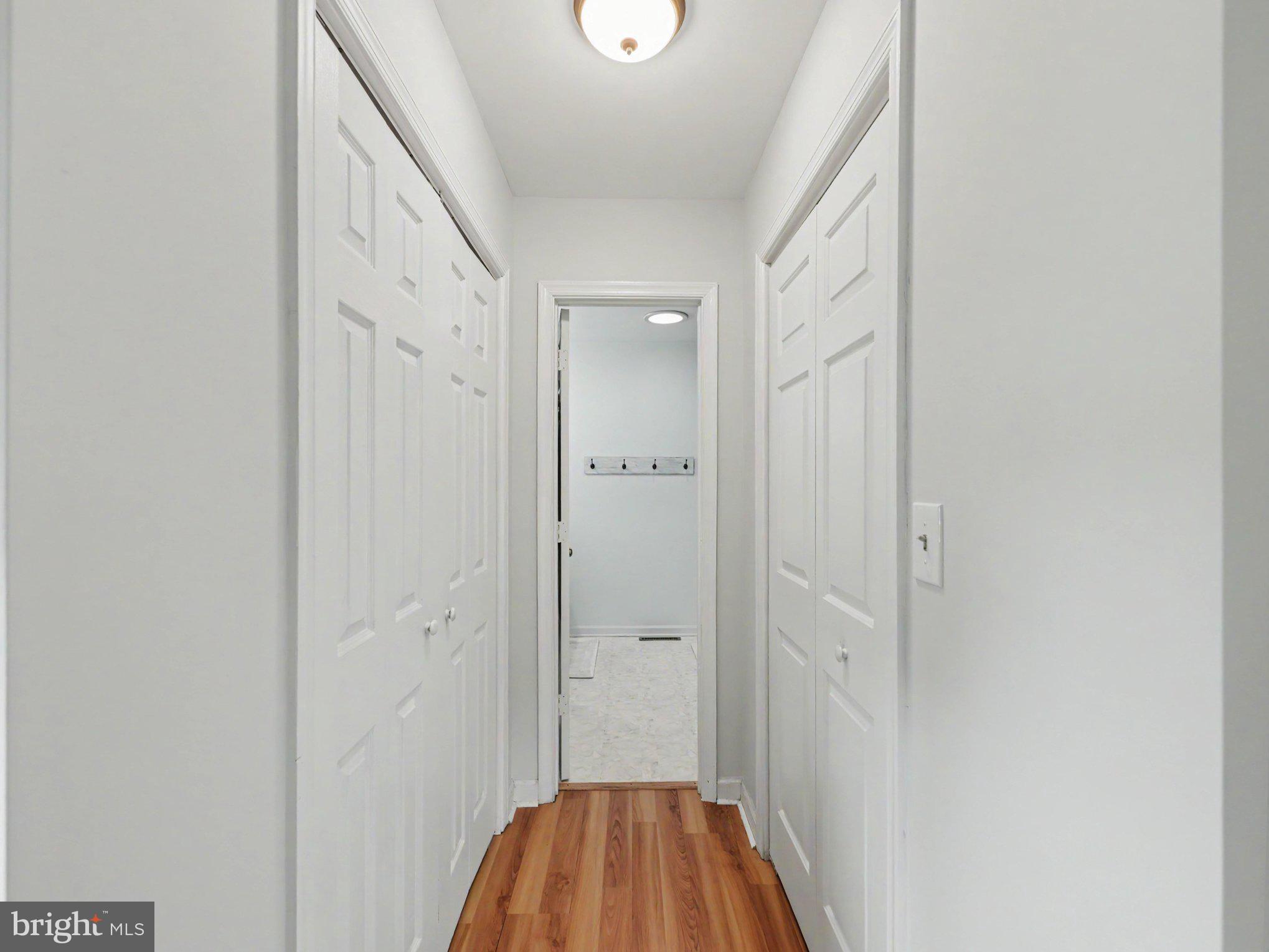 34340 Parker Road Locust Grove, VA 22508 - Photo 11 of 27 Bright and inviting hallway retreat.