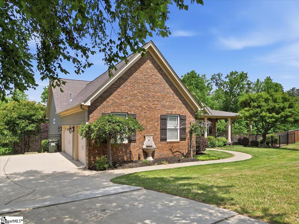 128 Fox Farm Way Greer, SC 29651 - Photo 3 of 49
