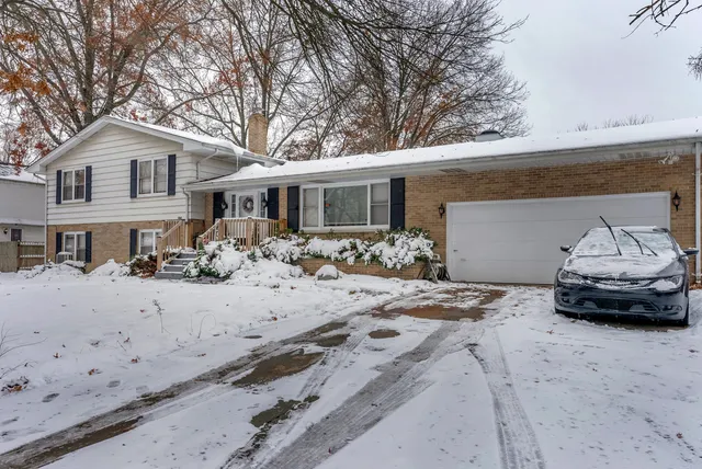 $449,000 | 6860 Delaware Street, Merrillville, IN 46410