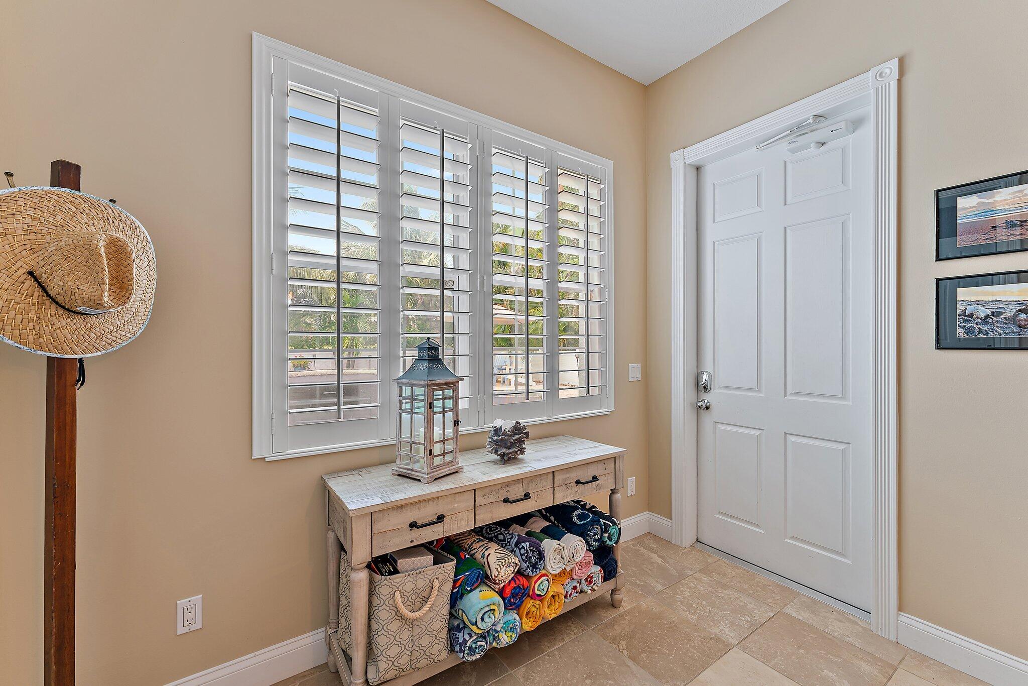 334 Caravelle Drive Jupiter, FL 33458 - Photo 32 of 55 a very nice looking room with a big room