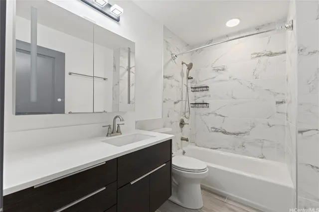 $1,999,000 | 315 Hanakoa Street, Honolulu, HI 96825