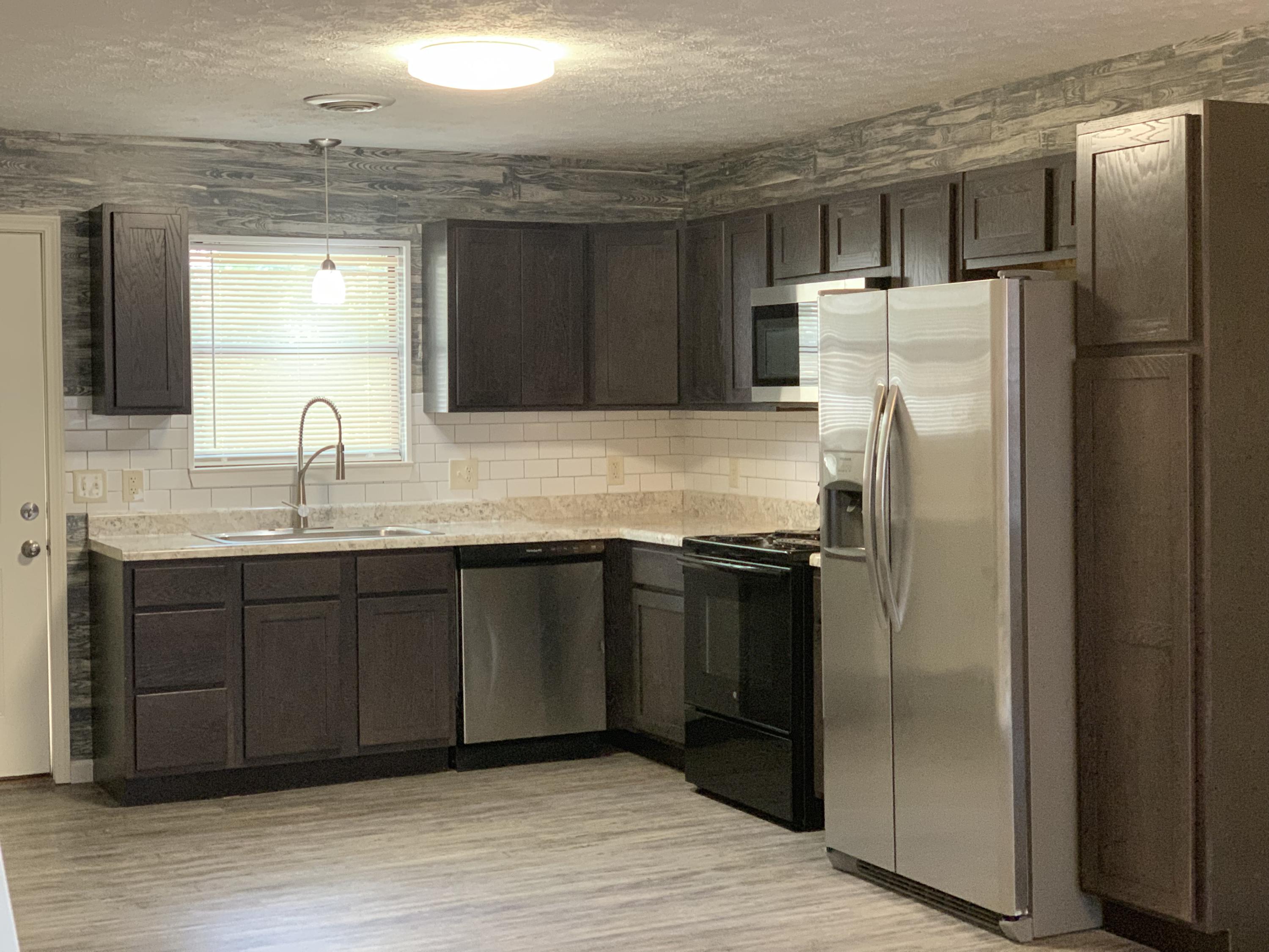 629 Ridge Road, Unit 110 Sevierville, TN 37862 - Photo 4 of 19 CCB8F16B-68EC-4D3A-9A2B-2681B5BDB6A0
