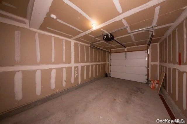 $3,405 | 143 Overlook Drive, Unit 143, Farmingville, NY 11738