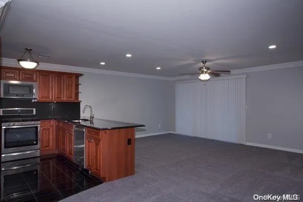 $3,405 | 143 Overlook Drive, Unit 143, Farmingville, NY 11738