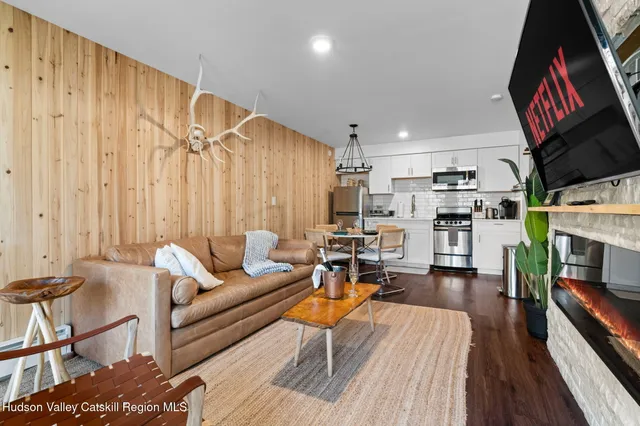 $350,000 | 64 Highlands Lane, Unit D6, Hunter, NY 12442