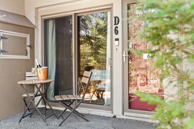 a view of a pathway with a yard