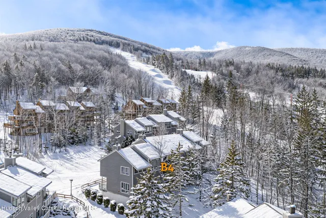 $325,000 | 64 Highlands Lane, Unit D6, Hunter, NY 12442