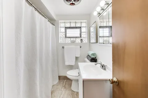 $319,000 | 1812 Oakton Street, Evanston, IL 60202