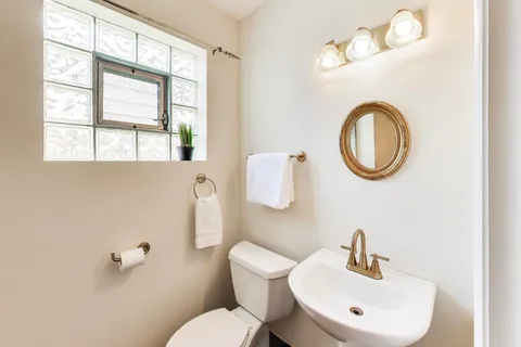 $319,000 | 1812 Oakton Street, Evanston, IL 60202