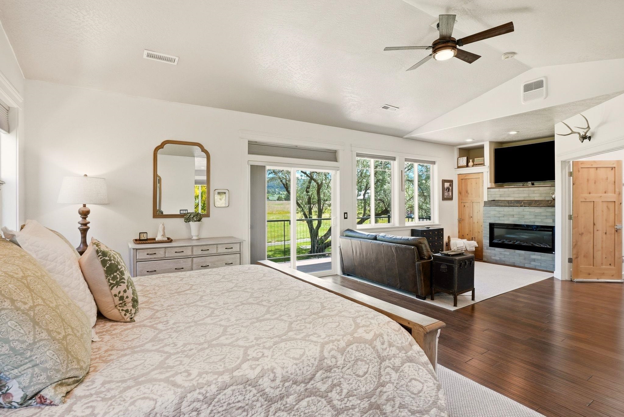 6819 South Meadows Road Spokane, WA 99223 - Photo 15 of 50