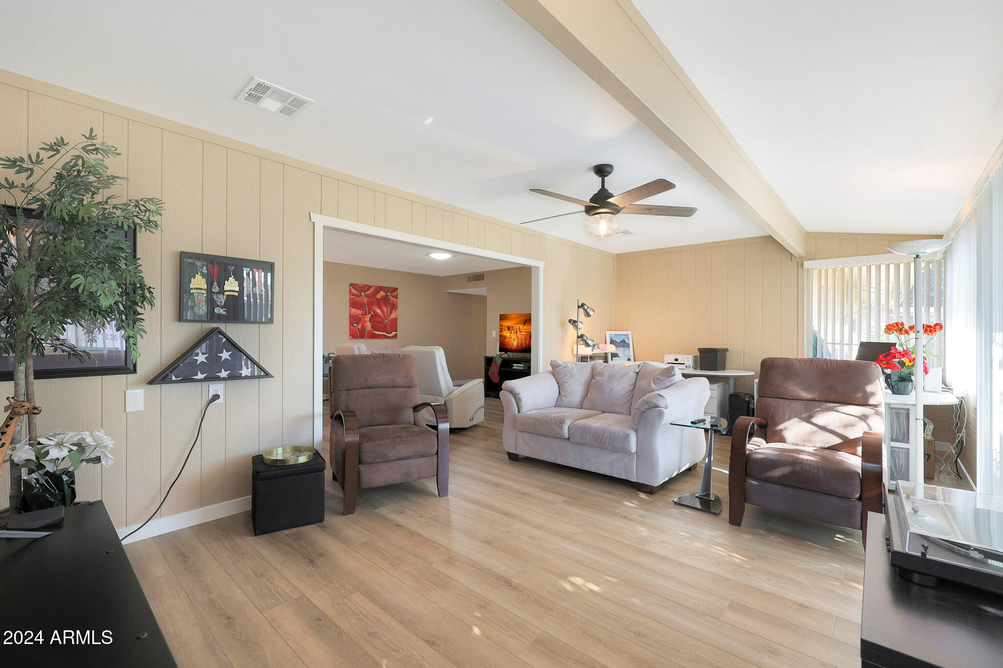10137 West Mountain View Road Sun City, AZ 85351 - Photo 19 of 34 Arizona Room