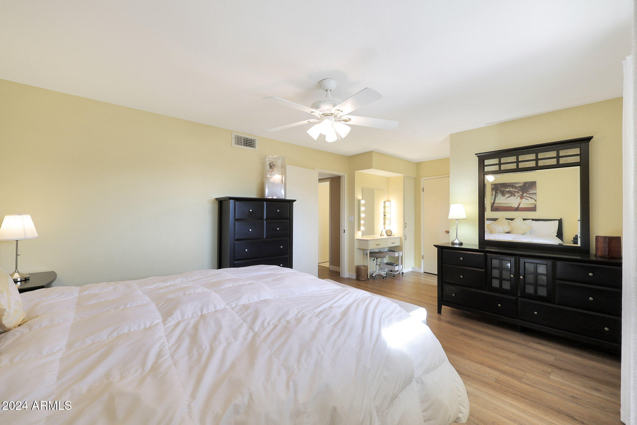 10137 West Mountain View Road Sun City, AZ 85351 - Photo 5 of 34 Primary Bedroom
