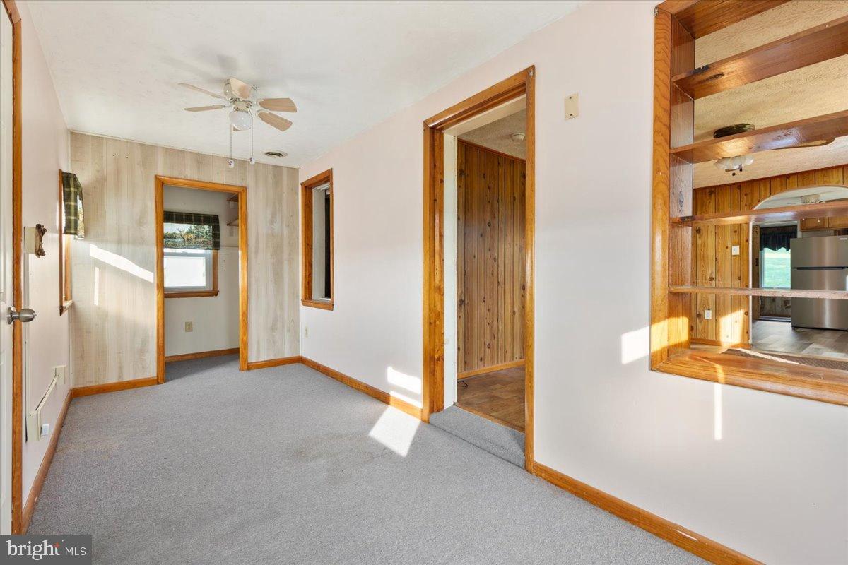 919 Ridge Hollow Road Edinburg, VA 22824 - Photo 10 of 35 Bright and inviting entryway with charm.
