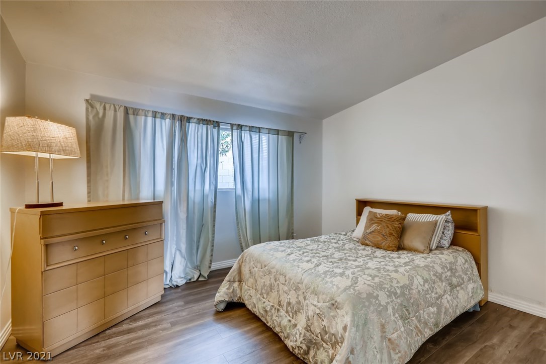 1581 East Desert Inn Road Las Vegas, NV 89169 - Photo 16 of 25