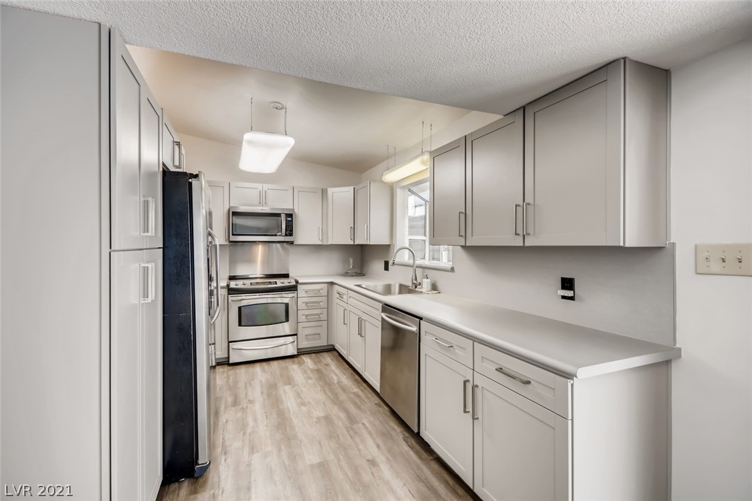 1581 East Desert Inn Road Las Vegas, NV 89169 - Photo 8 of 25