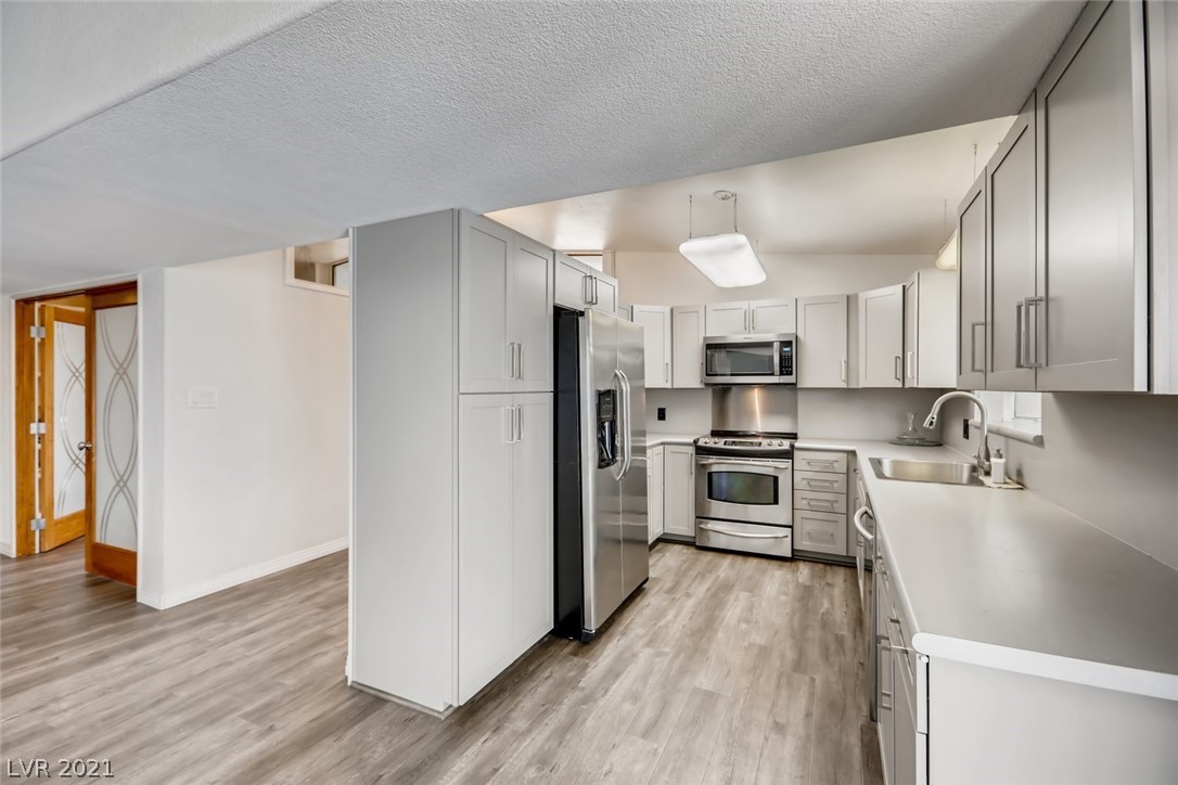 1581 East Desert Inn Road Las Vegas, NV 89169 - Photo 9 of 25