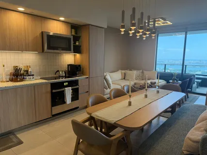 $1,700,000 | 159 Northeast 6th Street, Unit 4016, Miami, FL 33132