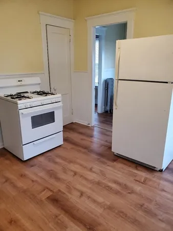 $1,650 | 362 Pearce Street, Unit 3, Fall River, MA 02720
