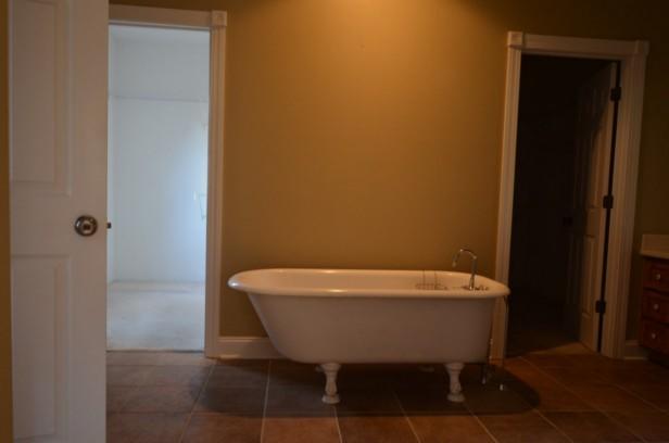 577 Peach Orchard Road Andersonville, TN 37705 - Photo 20 of 37 Master Bath_Tub