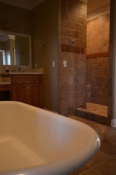 577 Peach Orchard Road Andersonville, TN 37705 - Photo 21 of 37 Walk-In Shower