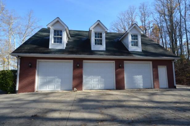 577 Peach Orchard Road Andersonville, TN 37705 - Photo 4 of 37 Right Side